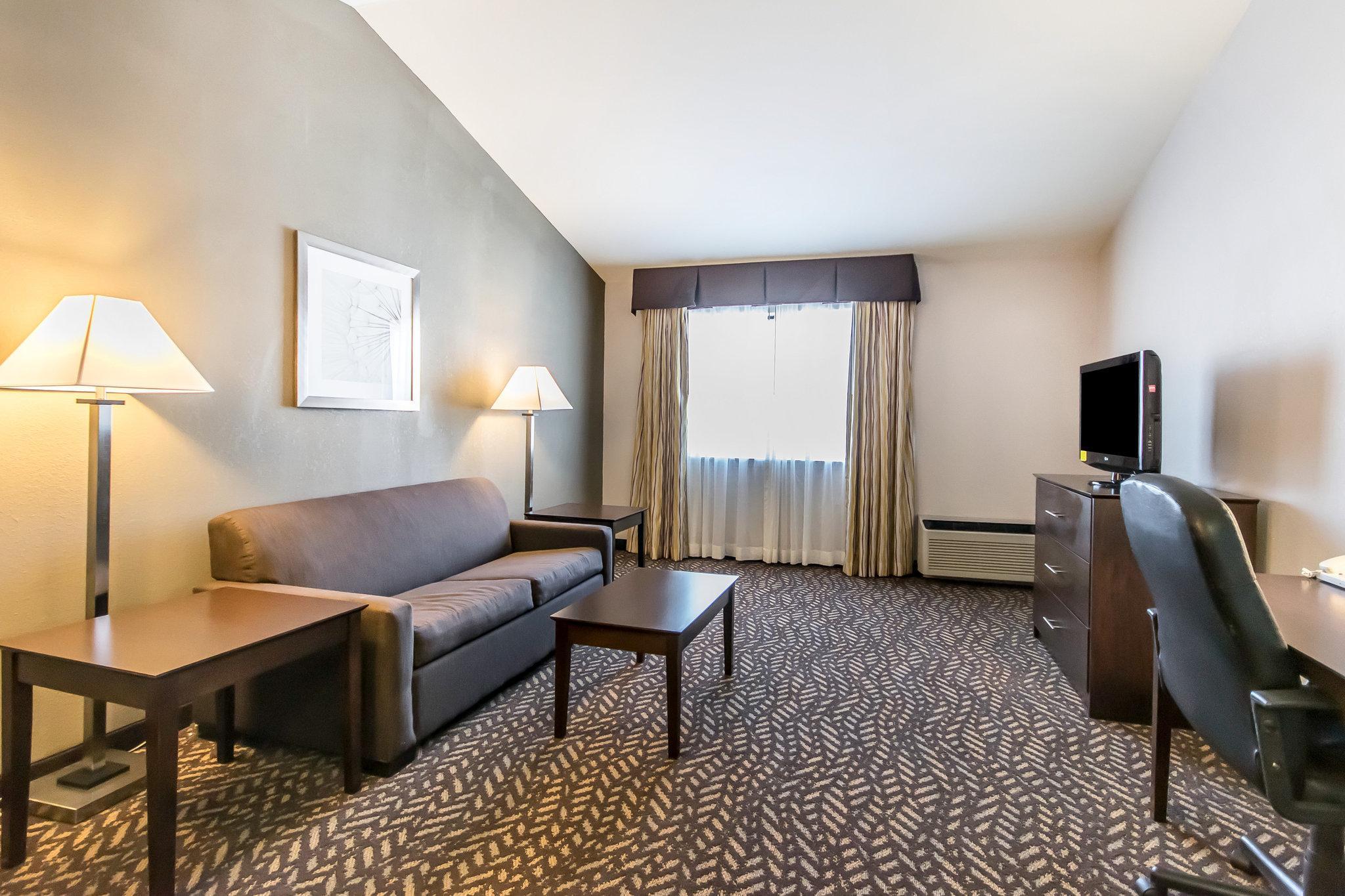 Quality Inn & Suites University-Airport Louisville Exteriör bild